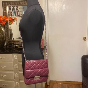 MICHAEL MICHAEL KORS SLOAN MEDIUM SWING PACK PLUM QUILTED LEATHER CROSSB…